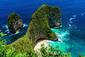 kelingking beach on nusa penida indonesia Bali
